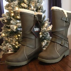 New Totes Boots
